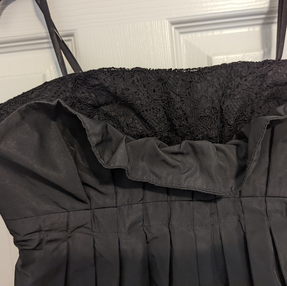 Little black dress - Picture 3 of 8